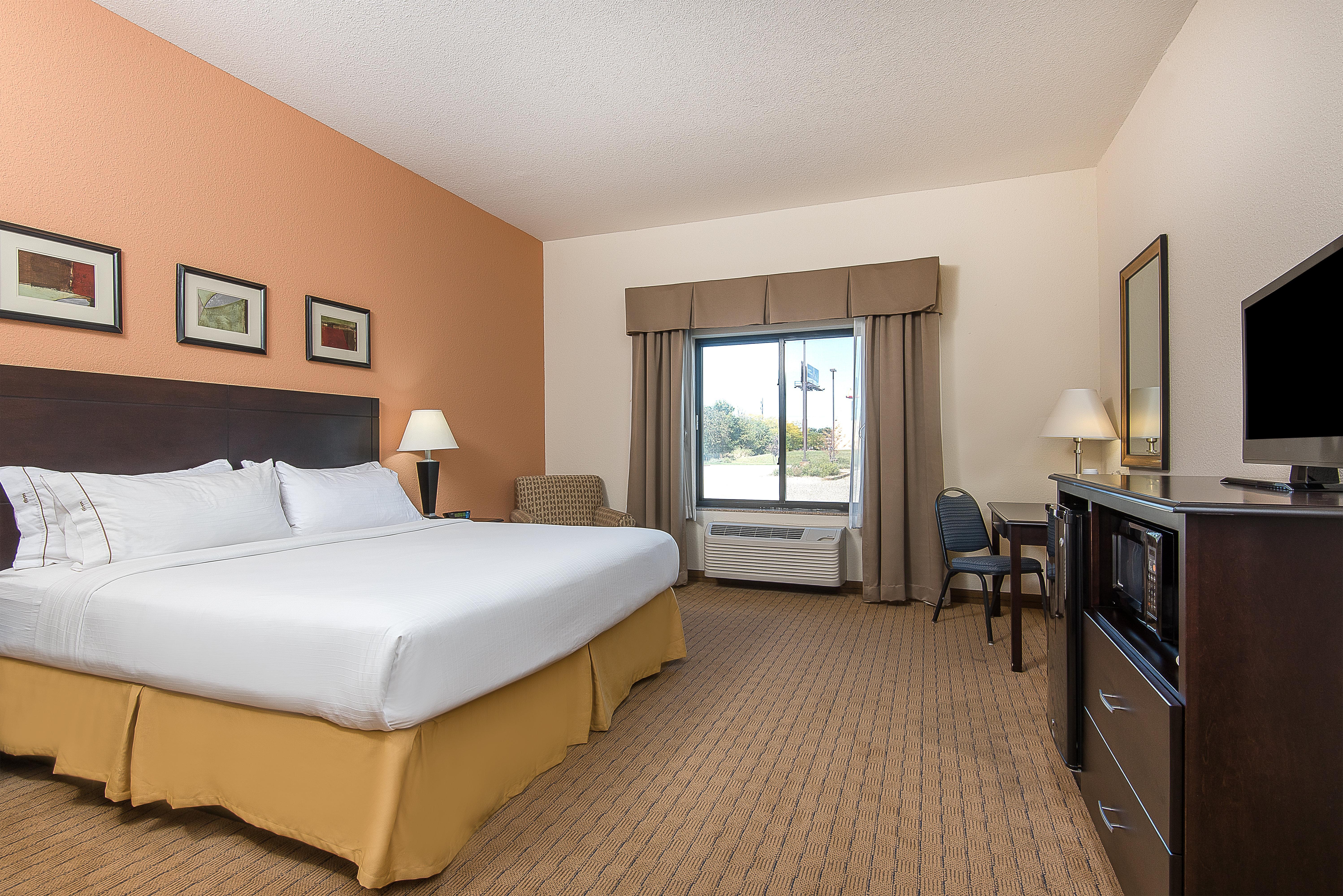 Holiday Inn Express And Suites Lafayette East By Ihg Exterior photo