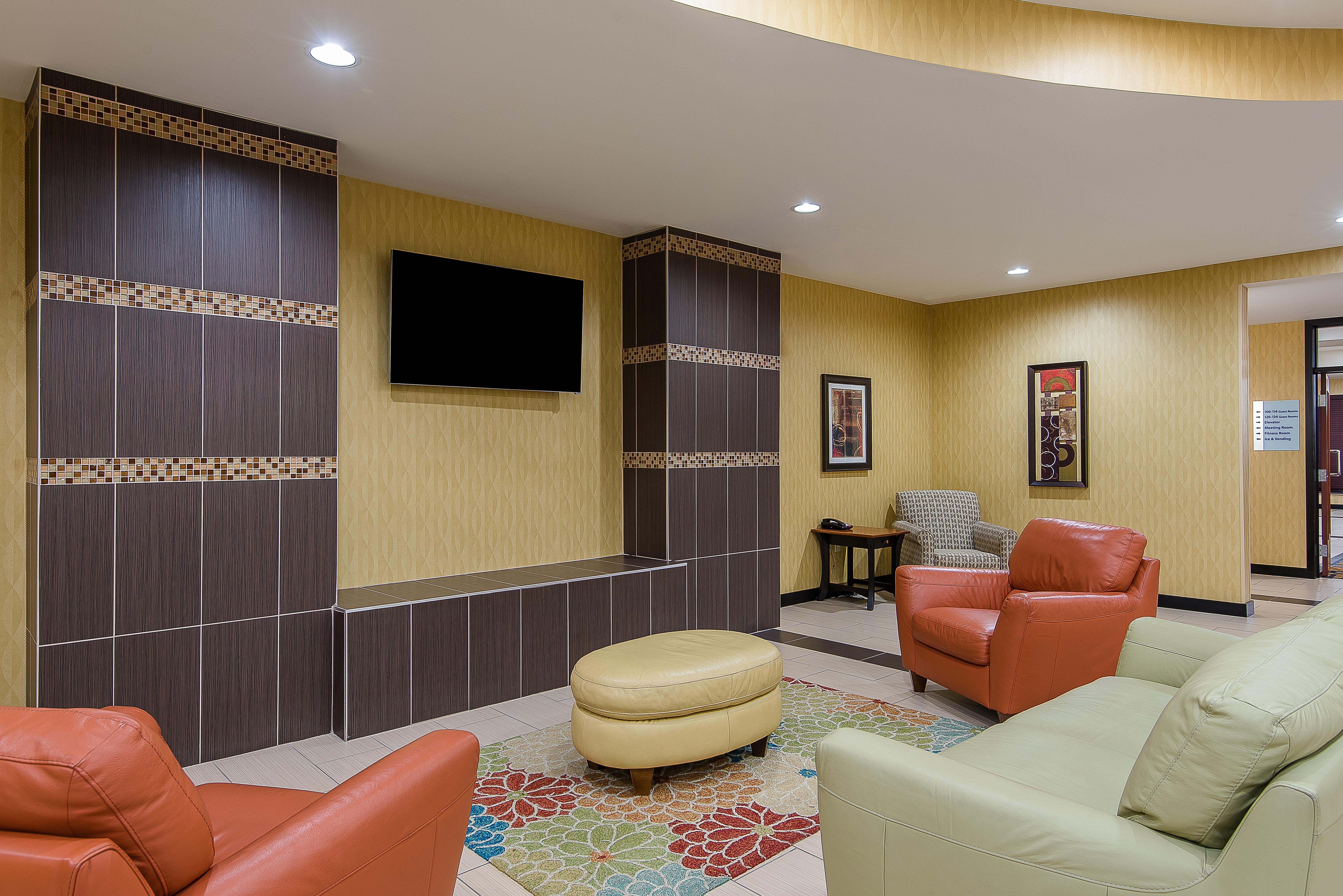 Holiday Inn Express And Suites Lafayette East By Ihg Exterior photo